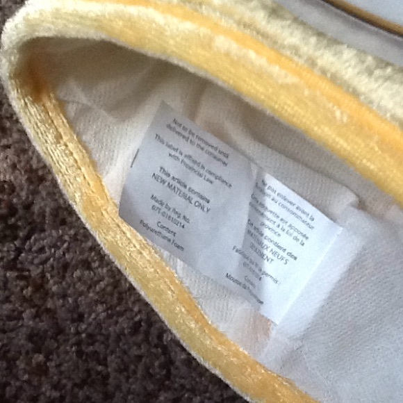 Minion Character Hat, EUC - Picture 5 of 6